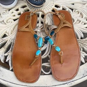 Turquoise accents and also sz. 8